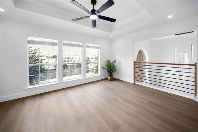 Building Photo - 7505 Larchmont Dr