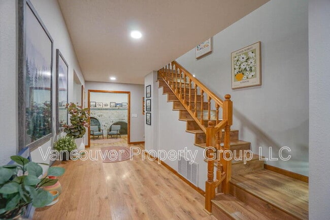 Building Photo - 745 S 21st Pl