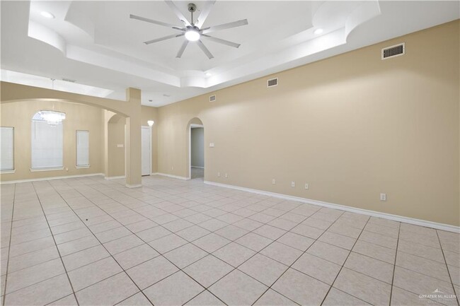 Building Photo - 38 Kiwi Ave