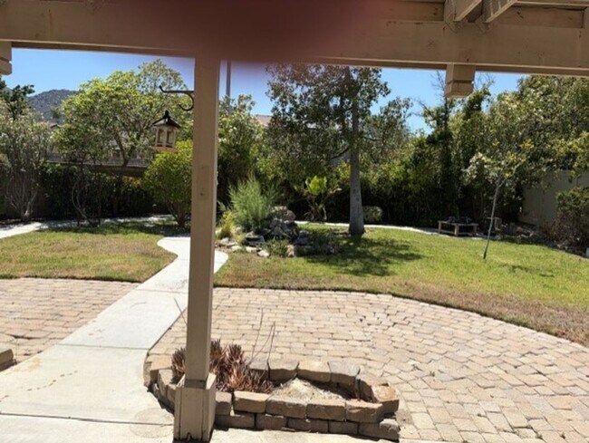 Building Photo - 37799 Amber Ln