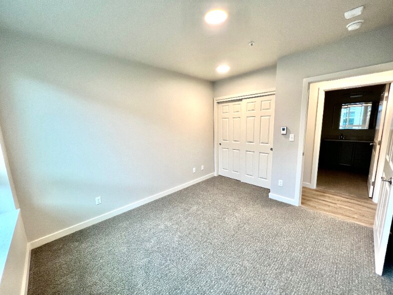 Building Photo - 2330 Yakima Ct