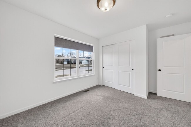 Building Photo - 203 Homestretch Ln