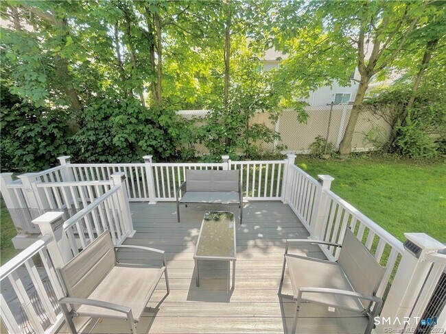 Building Photo - 35 Seaside Ave