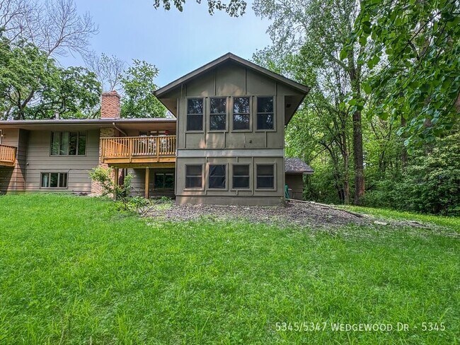 Building Photo - 5345/5347 Wedgewood Dr-5345