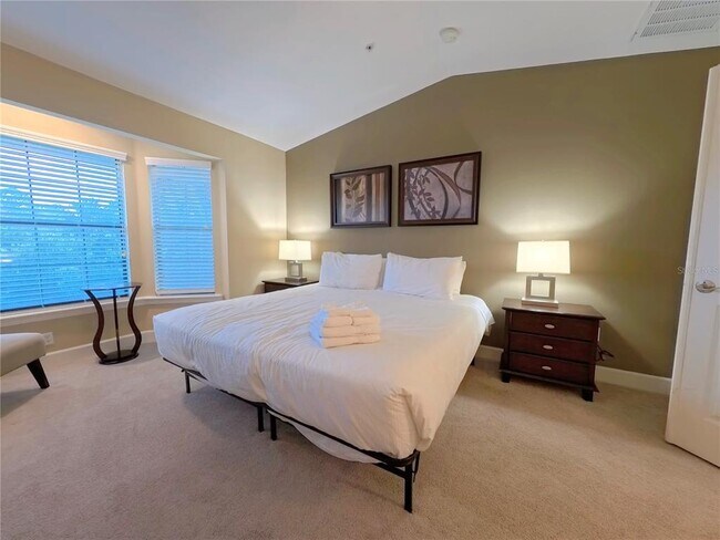 Building Photo - 14525 Damai Ln