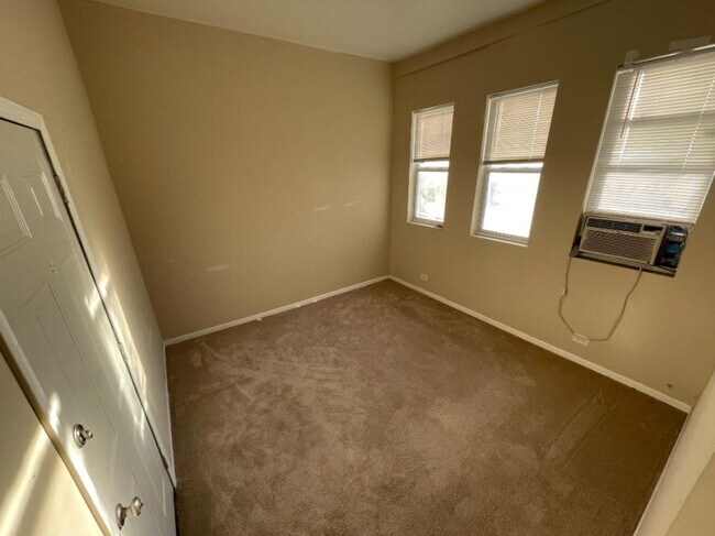 Building Photo - 2 bedroom in Chicago IL 60642