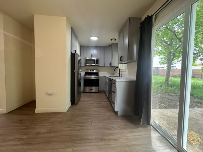 Building Photo - 1624 Banyan Dr