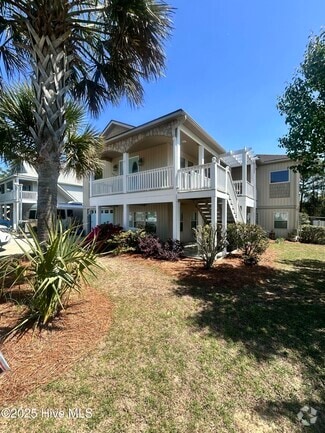 Building Photo - 384 Hamilton Dr SE