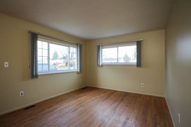 Building Photo - 38453 Elsie St