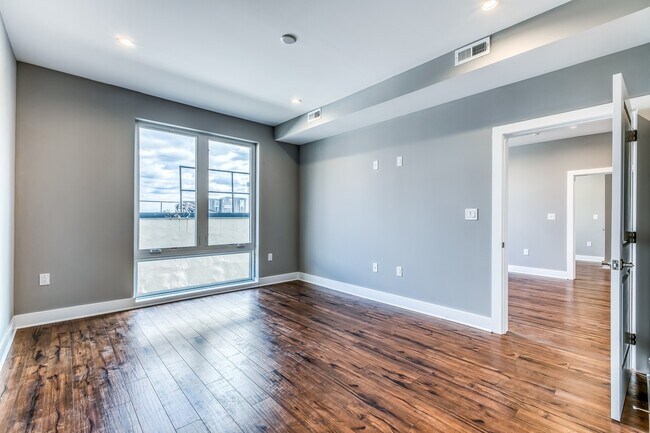 Building Photo - 330 Cambridge St