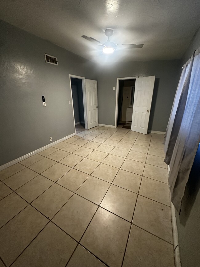 Building Photo - 2504 Reynolds Ave