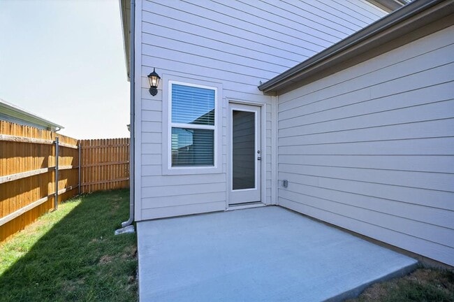 Building Photo - 5804 Swedish Farms Ter