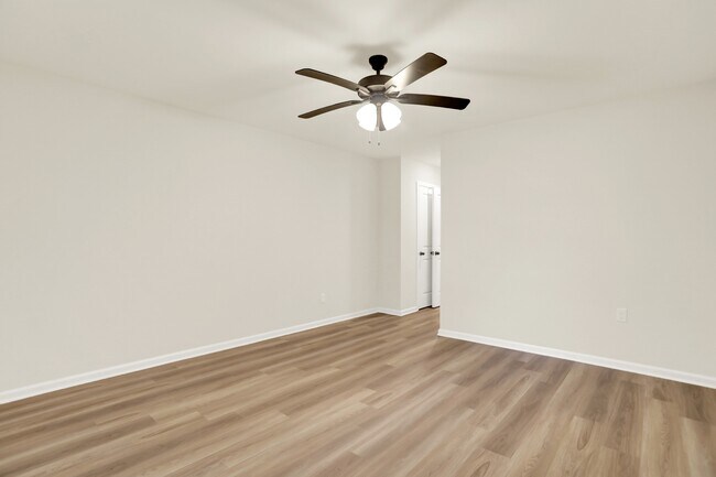 Building Photo - 4489 Beacon Hls Dr