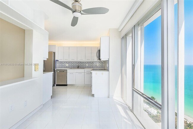 Building Photo - 881 Ocean Dr