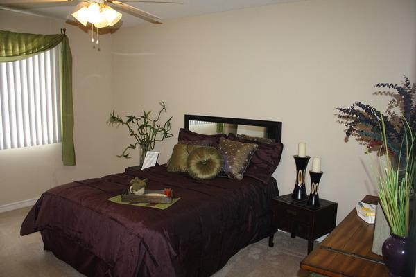 Building Photo - 777 Bateswood Dr