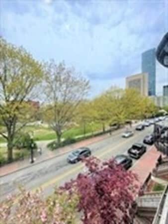 Building Photo - 207 W Newton St