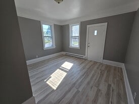 Building Photo - 2691 S 15th St