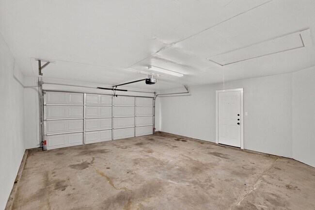 Building Photo - 4420 Seville Ln