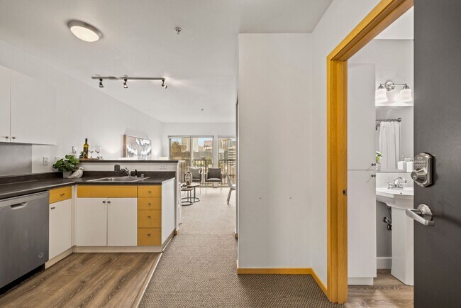 Building Photo - Top-Floor Studio with Stunning Views in Capitol Hill