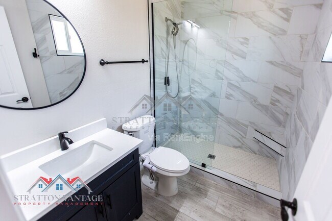 Building Photo - 6415 E Aspen Ave