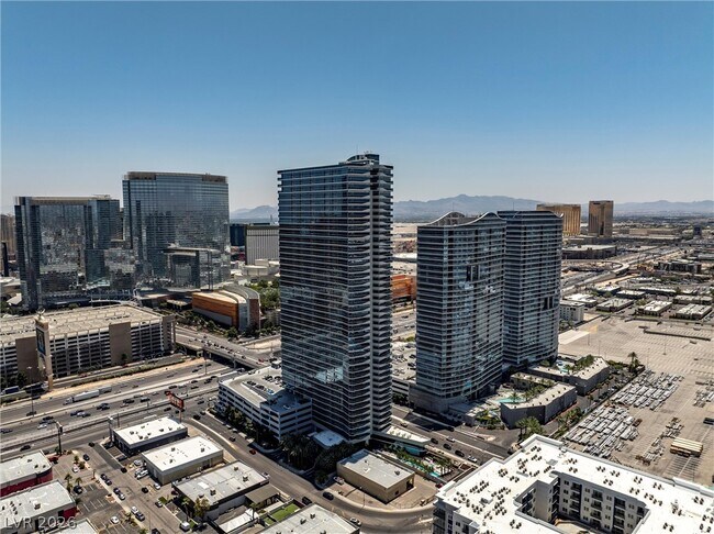 Building Photo - 4471 Dean Martin Dr