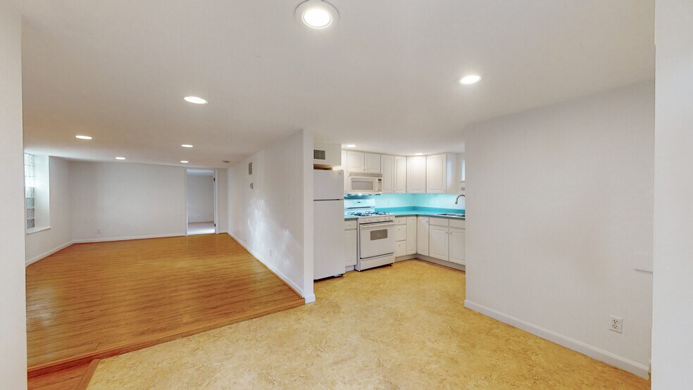 Building Photo - 1444 Birch St