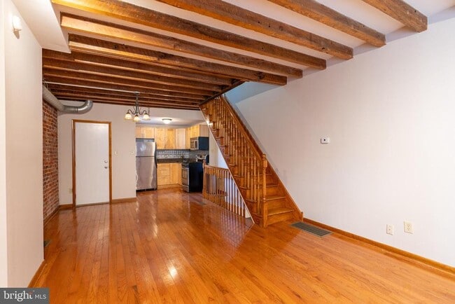 Primary Photo - 2820 S Smedley St