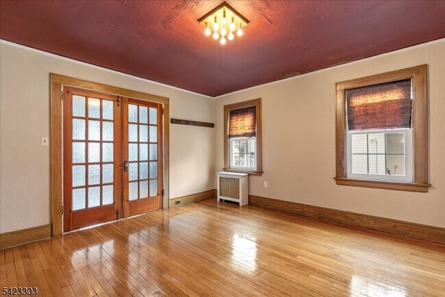 Building Photo - 81 Tooker Ave