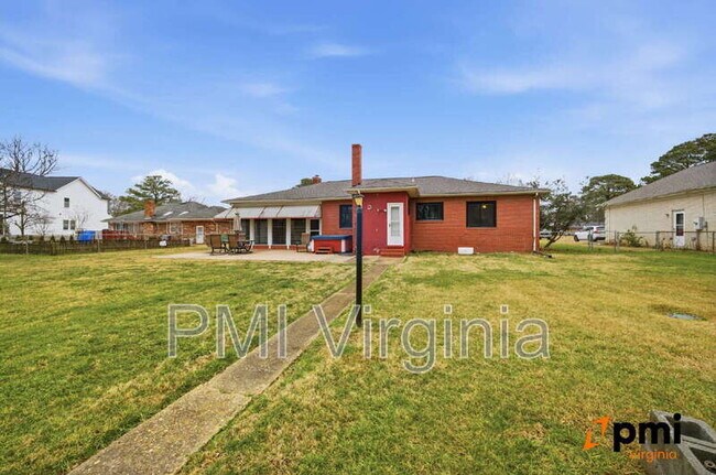 Building Photo - 2707 Martone Rd