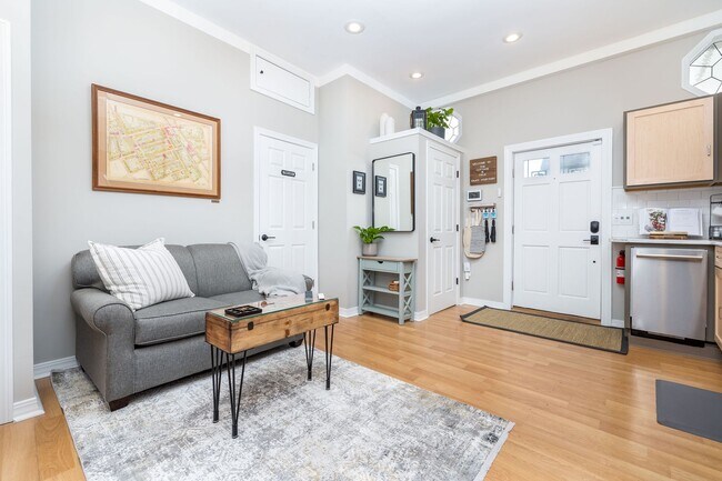 Building Photo - Fully Furnished Cottage by Yale