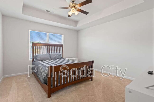 Building Photo - 626 Quartz Ln