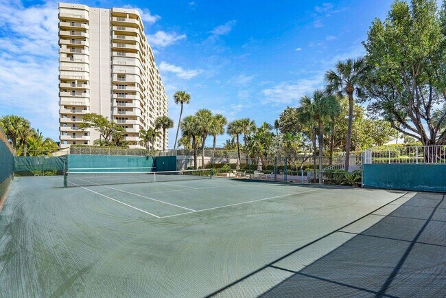 Building Photo - 4301 N Ocean Blvd
