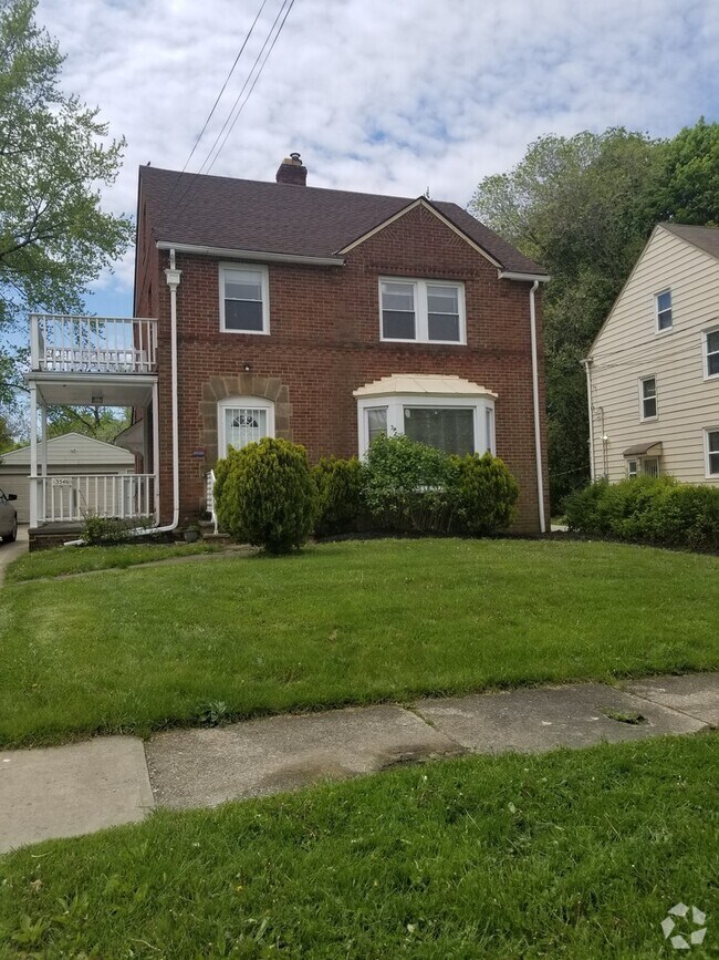 Building Photo - Cleveland Heights 4-Bed, 2.5-Bath - Availa...