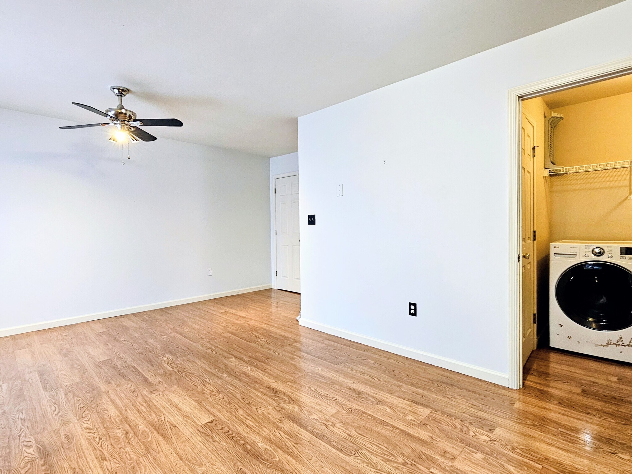 Building Photo - 688 Rockwood Dr