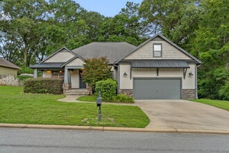 Building Photo - 6008 Trestle St