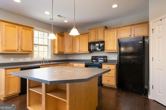 Building Photo - 345 Revolution Dr
