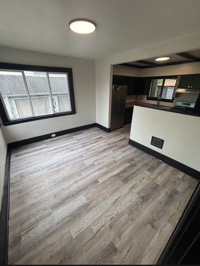 Building Photo - Fully updated 4 bedroom 2 bathroom house for rent!