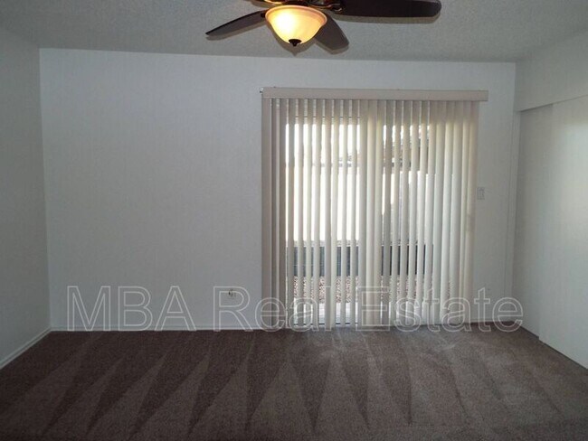Building Photo - 1688 W Village Way