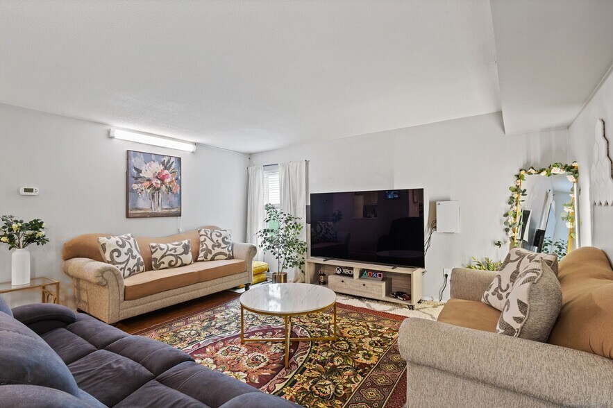 Building Photo - 59 Brookwood Dr