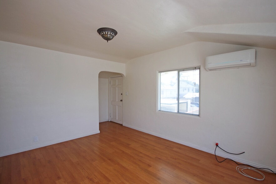 Building Photo - 409 N Monterey St