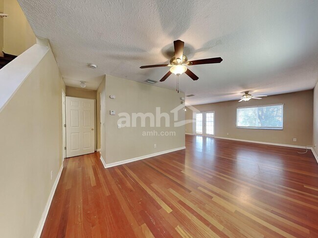 Building Photo - 10808 Candle Stick Ln