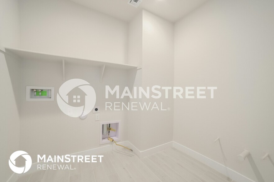 Building Photo - 6907 W Allen St