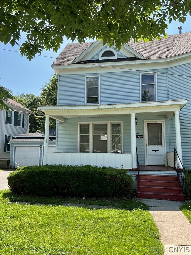 Building Photo - 700 Nellis St