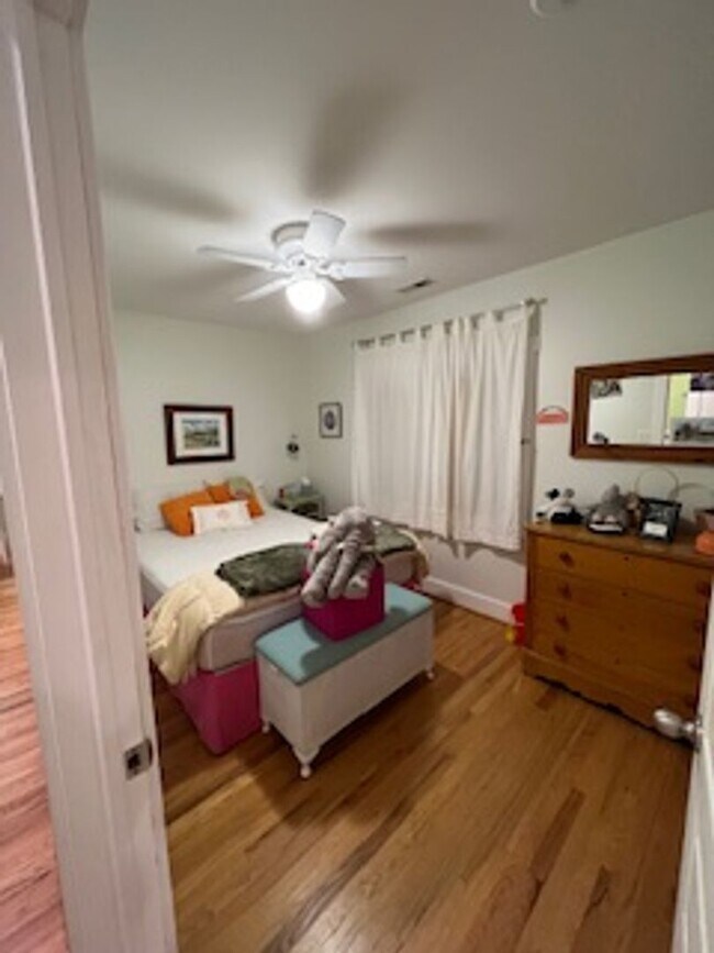 Building Photo - Waterfront Three Bedroom Two and a Half Bath