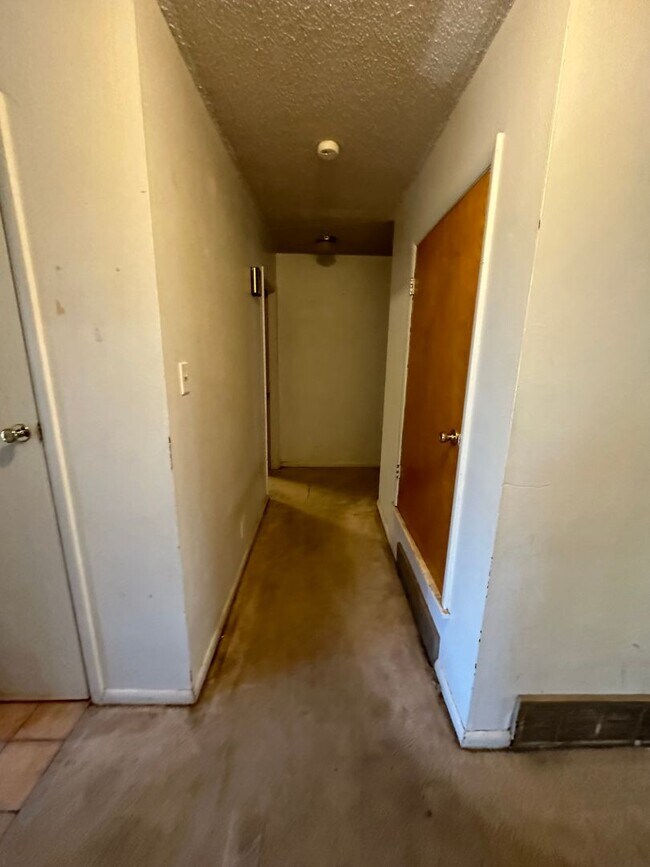 Building Photo - 3 Bed 2 Bath Home in Highland School School District!