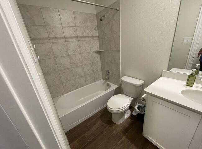 Building Photo - 2917 Grizzly Rd