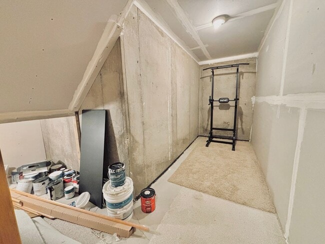 Building Photo - Gorgeous 3 Bedroom 4 Bath End Unit in Eagan
