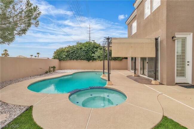 Building Photo - 1712 Estrella St