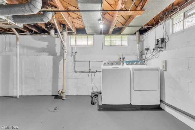Building Photo - 5688 E 141st St