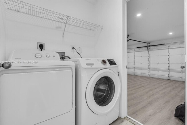 Building Photo - 425 SW 198th Terrace